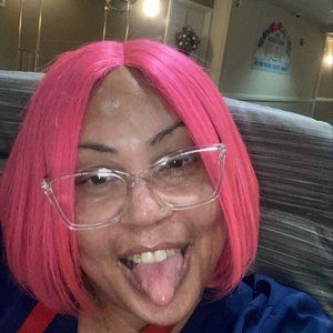 Meet your Posher, Neda